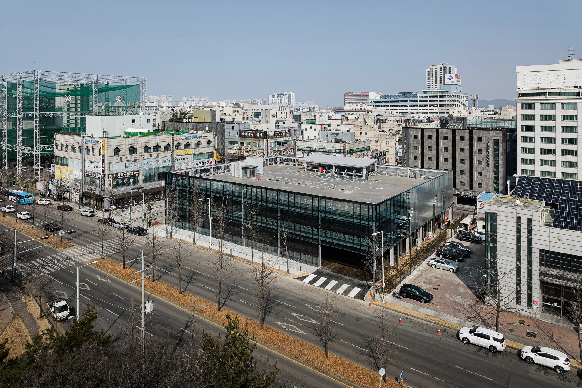 Pitin Car Park in Siheung: a ribbed metal façade within its urban setting.